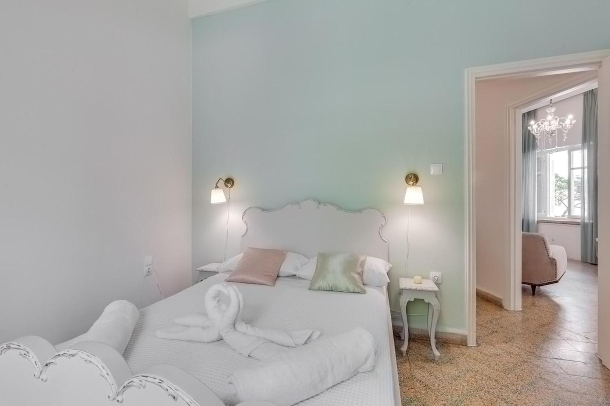 Samouil Apartment Steps From The Beach Chania  Buitenkant foto