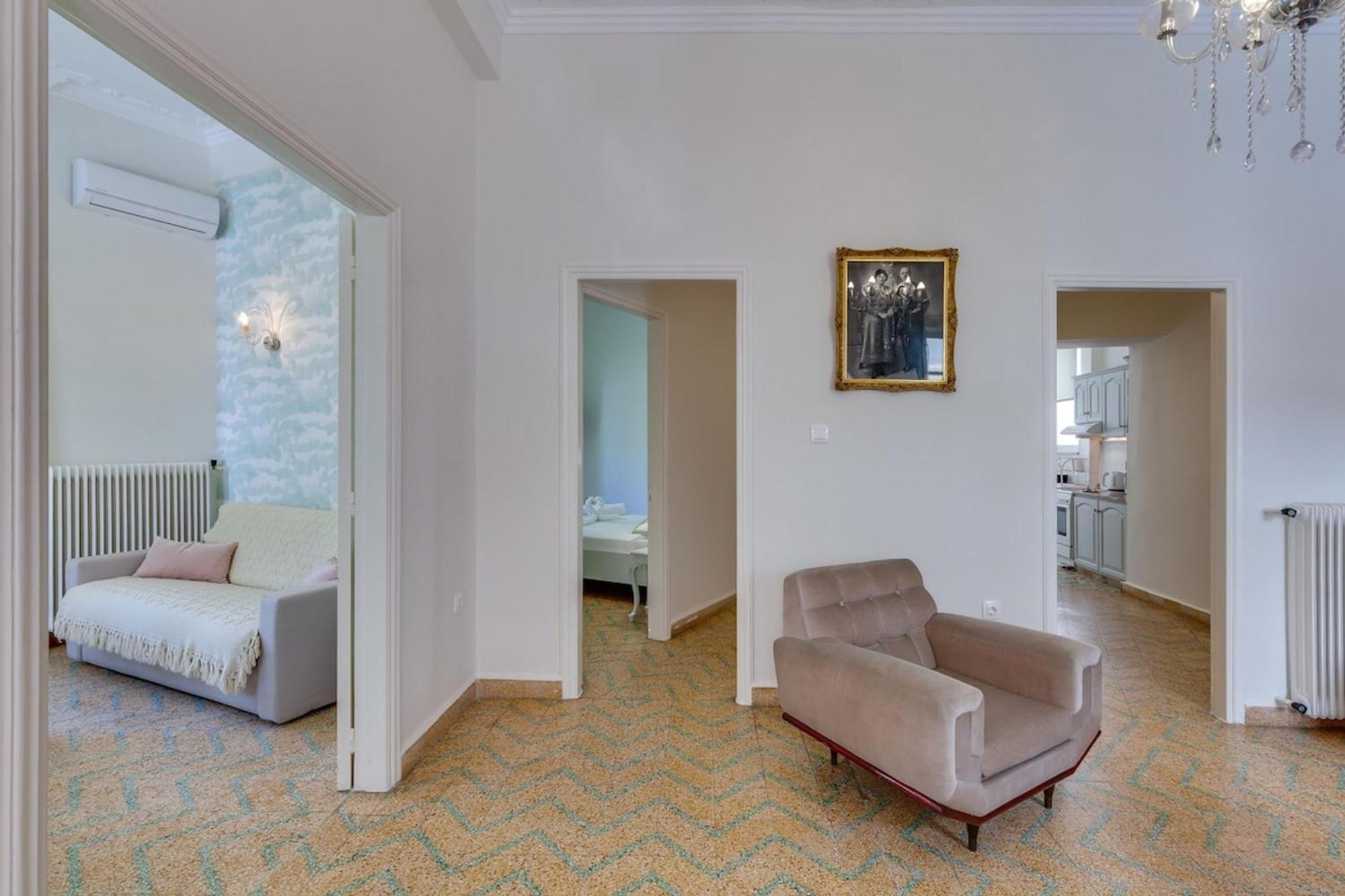 Samouil Apartment Steps From The Beach Chania  Buitenkant foto