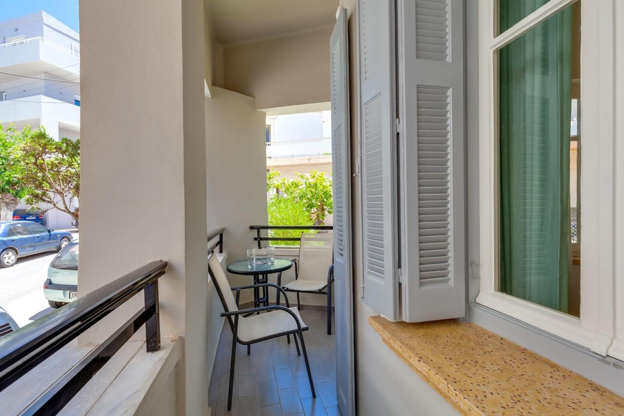 Samouil Apartment Steps From The Beach Chania  Buitenkant foto